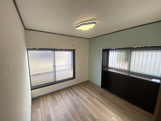 HANEZAWAワン 洋室3　清潔感のある室内