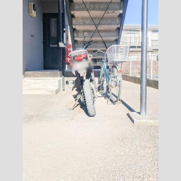サウスメゾン　A102号室 駐輪場