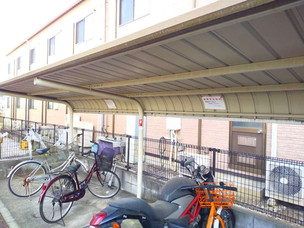 レオパレス慧107号室 駐輪場