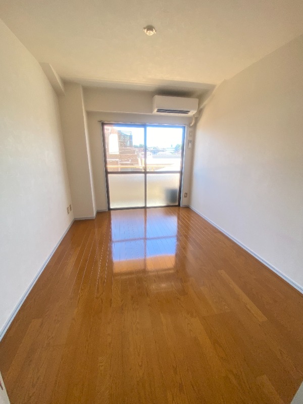 第2レジデンス初 内観