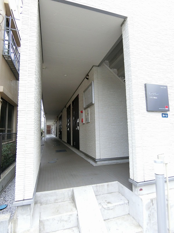 リブリ・Blanc2階 エントランス