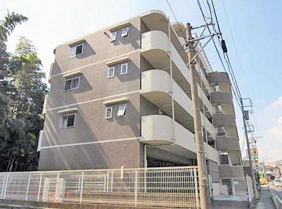 ファーストクラス荏田203号室 外観