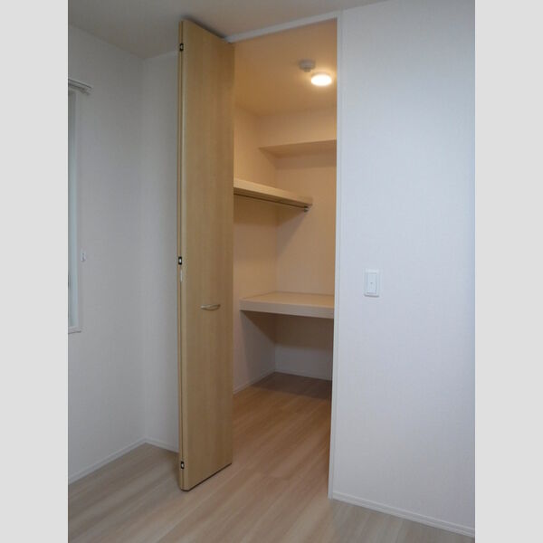 ラテル101号室 ウォークインクローゼット