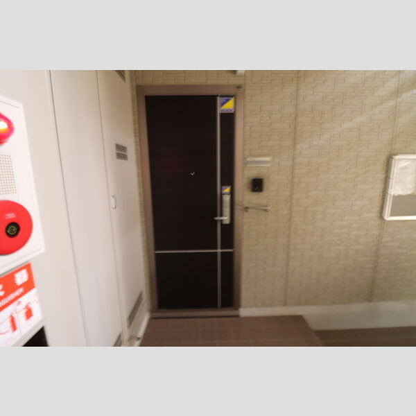 メゾン D-常盤102号室 玄関外側