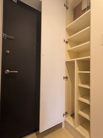 ガーデン板橋氷川町515号室 収納