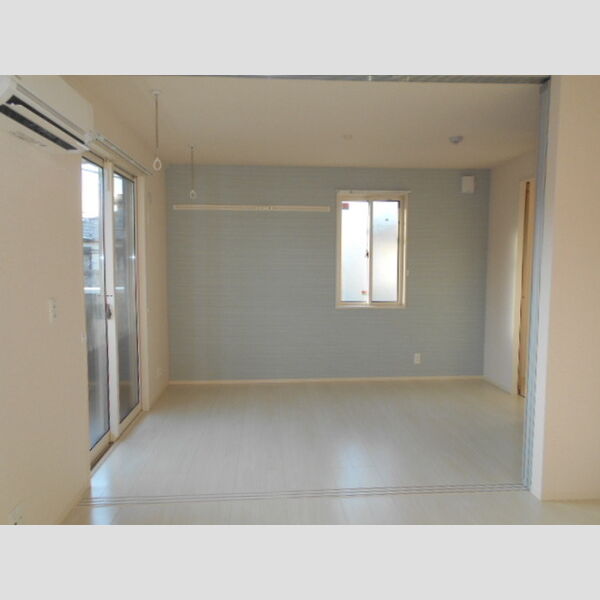 クレッセントコート303号室 洋室