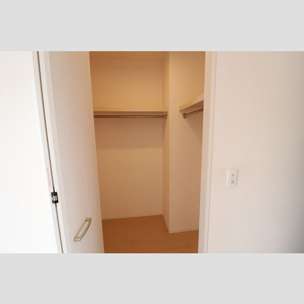 シャリテレーヴ　A201号室 ウォークインクローゼット
