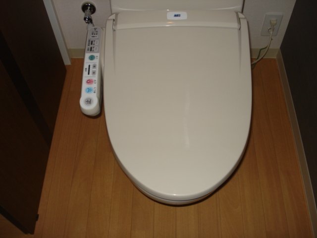 アクアマリン201号室 シャワー付トイレ