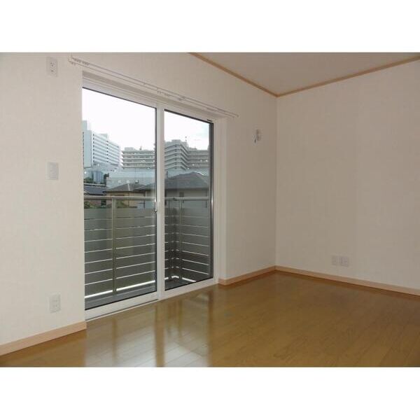 パークサイドヒルズ102号室 リビング