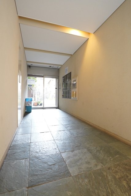 プレール学芸大学209号室 エントランス