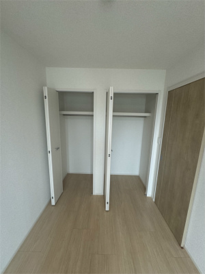 石見ビル2階 収納