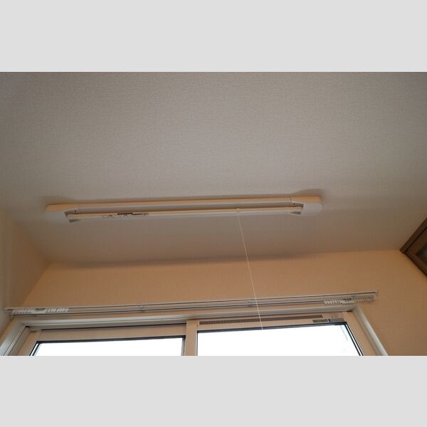 セレスティア白鳥304号室 室内物干し