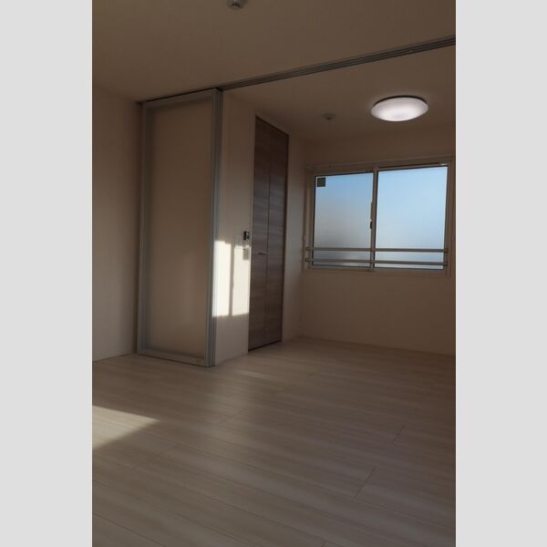 コリーヌヴェール上小 洋室