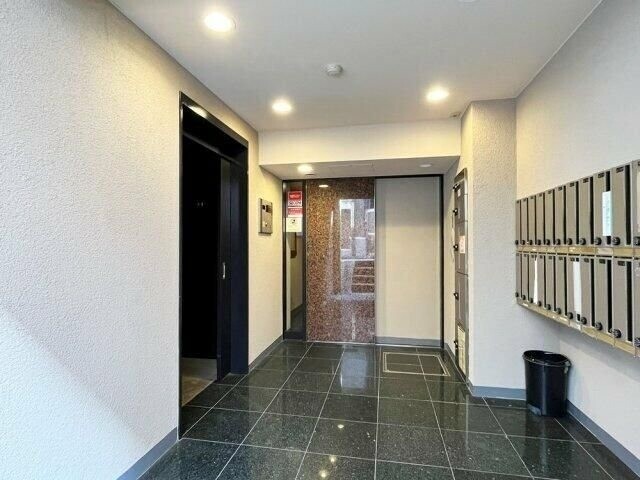 パレ・ホームズ新橋3階 エントランス