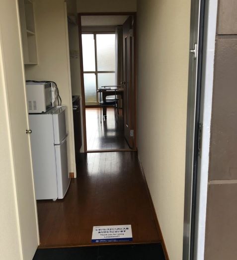 レオパレスシャルマン 玄関