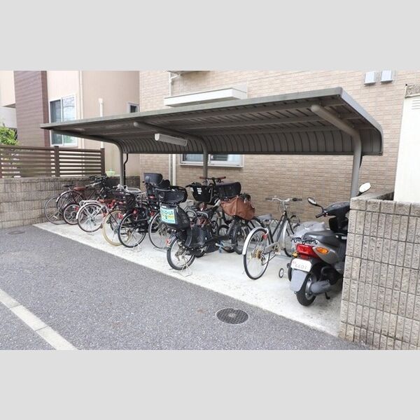 CANDY　WOOD 駐輪場