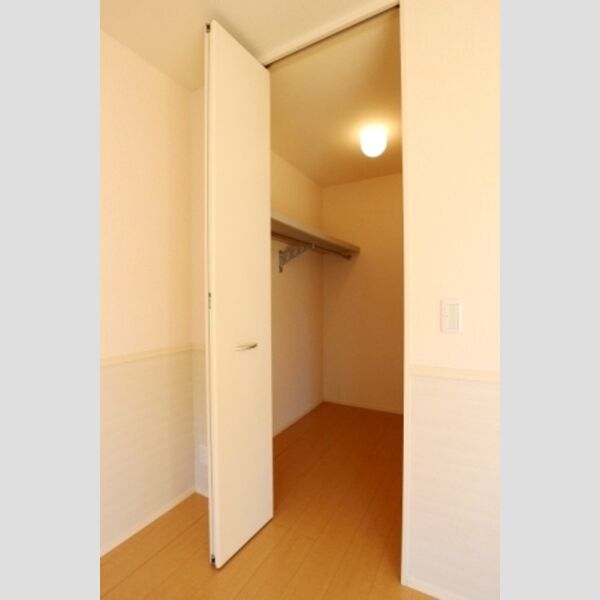 クレストパーク　D 南側洋室　ウォークインクローゼット