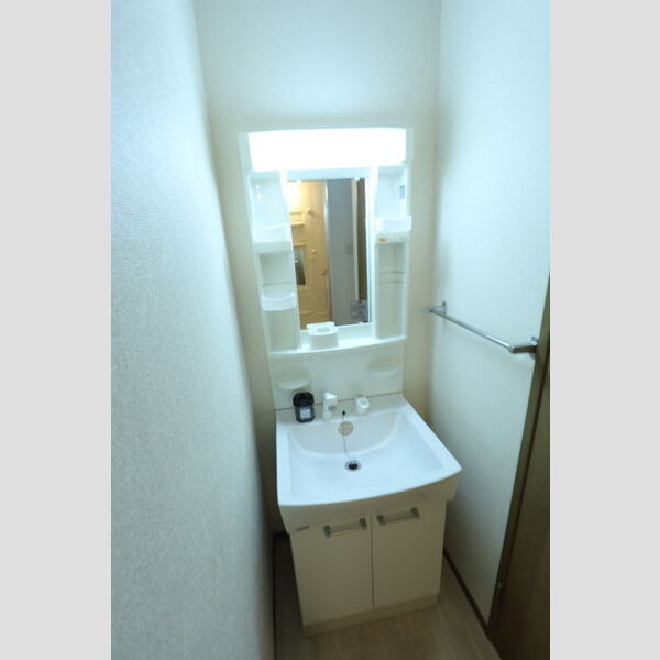 メゾンベール壱101号室 独立洗面台