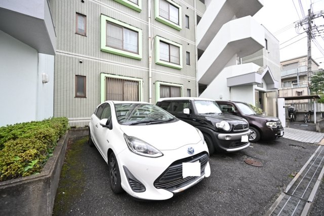 グリーンゲーブル4階 駐車場