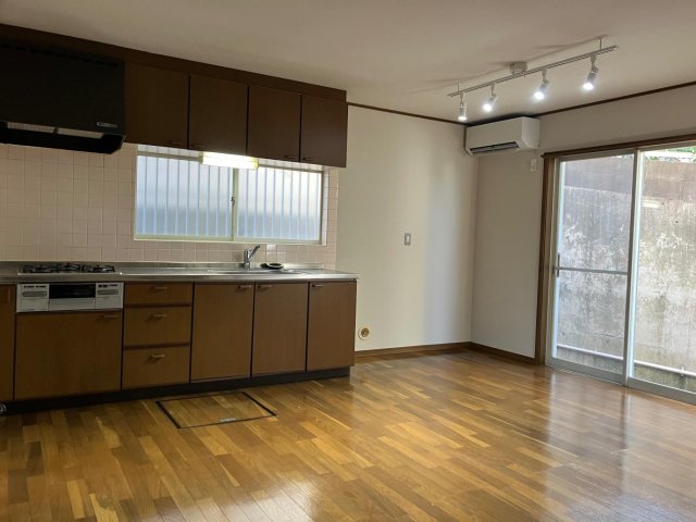 横浜市戸塚区柏尾町戸建 リビング