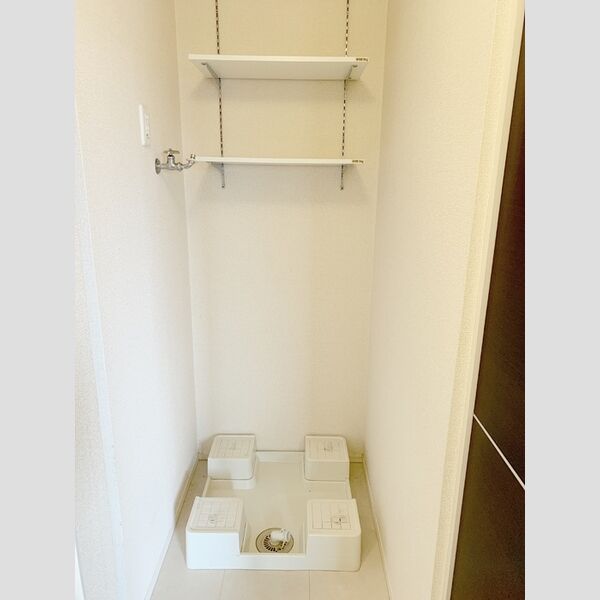 ディアコート鹿放ヶ丘 室内洗濯機置き場