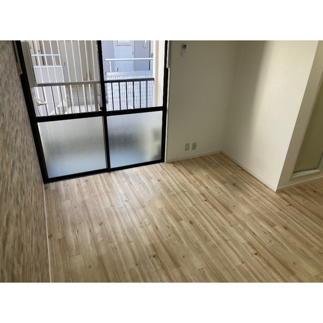 春日ビル302号室 リビング
