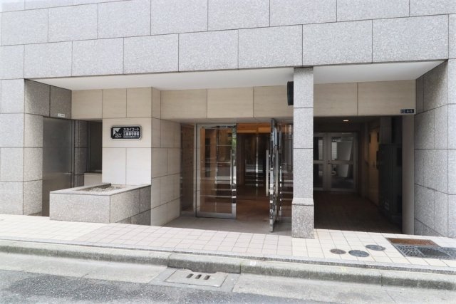 スカイコート三越前壱番館4階 エントランス