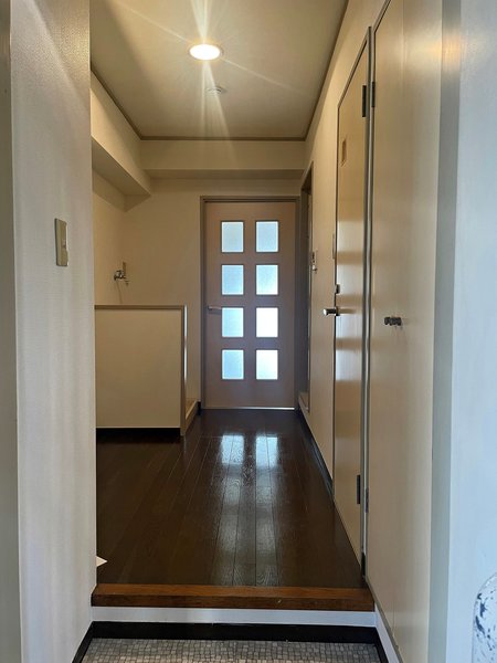 三園さえぐさマンション101号室 玄関