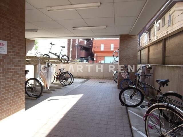 菱和パレス目白台5階 駐輪場
