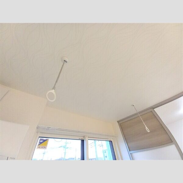 LUXUS303号室 室内物干し