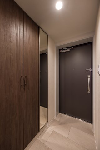 デュオメゾン笹塚ウエスト0302号室 玄関