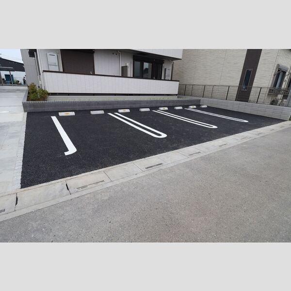 アーバンヘブン 駐車場