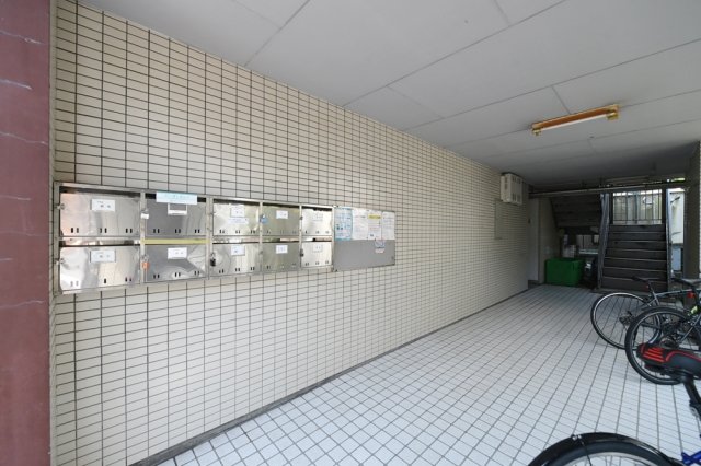 レジデンス・イトー205号室 エントランス