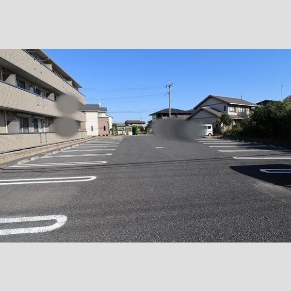 プリムローズ 駐車場