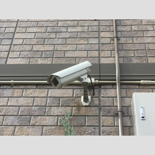 セピアコート本町205号室 防犯カメラ設置されています。