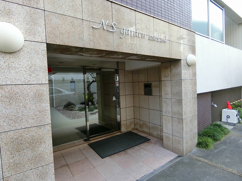 NSガーデン2階 エントランス