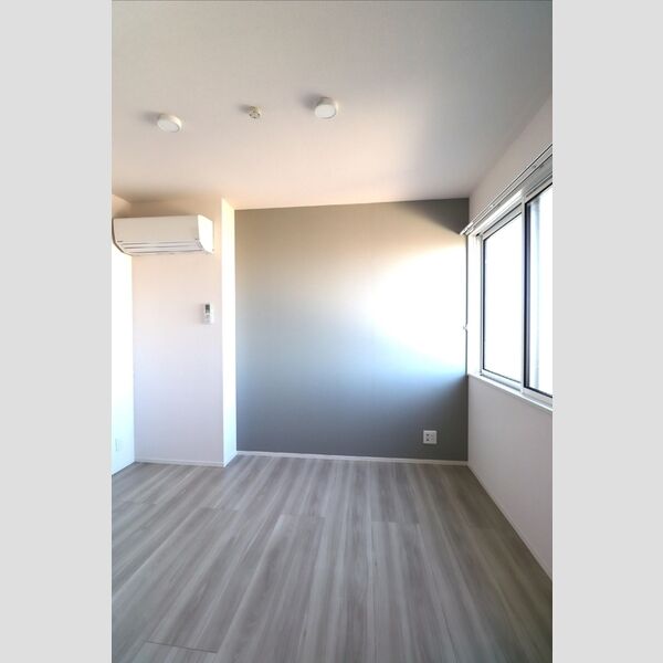 グラナーデ西大泉201号室 洋室