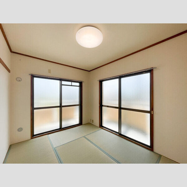 ビラ・フラワーヒル203号室 和室