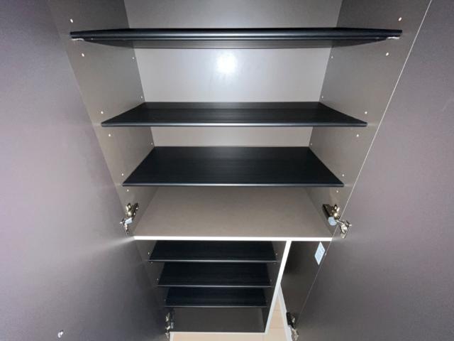 Ｎｏｕｖｅｌｌｅ　Ｖａｇｕｅ（ヌーベル・バーグ） 下駄箱