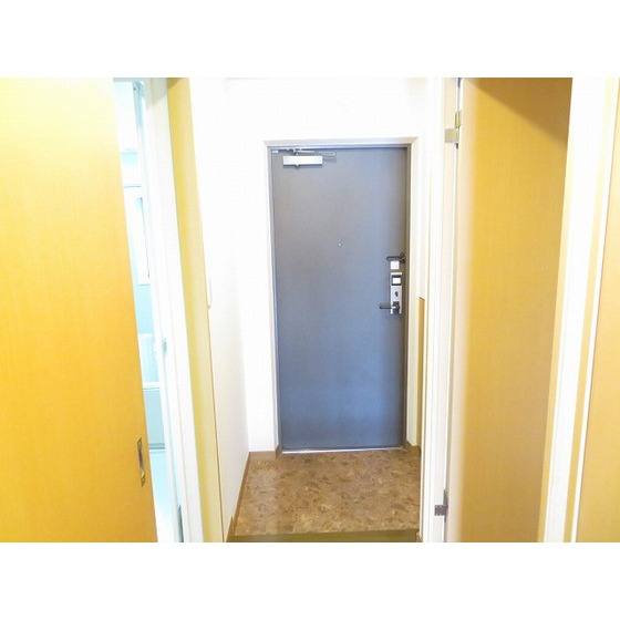 ロイヤルヒルズ浦和 玄関