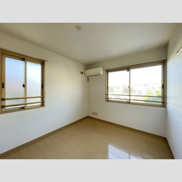 ロジュマン マエバラDEFE202号室 洋室