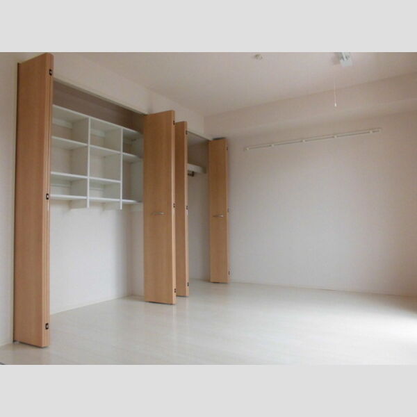 レセンテ小仲台202号室 洋室