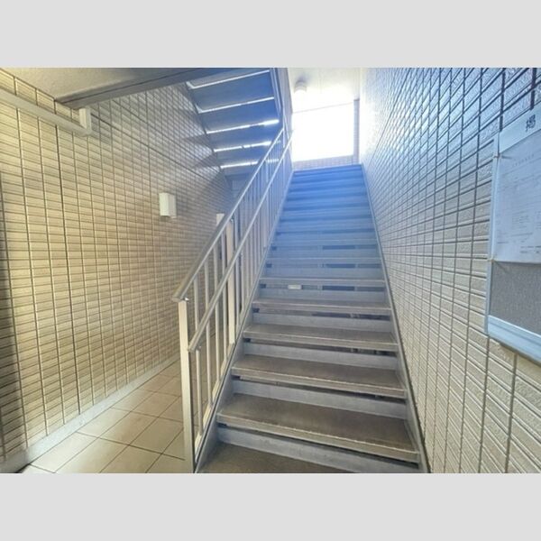 ストークヒル Ⅱ 共用階段