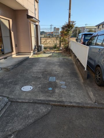 平塚市入野戸建 駐車場