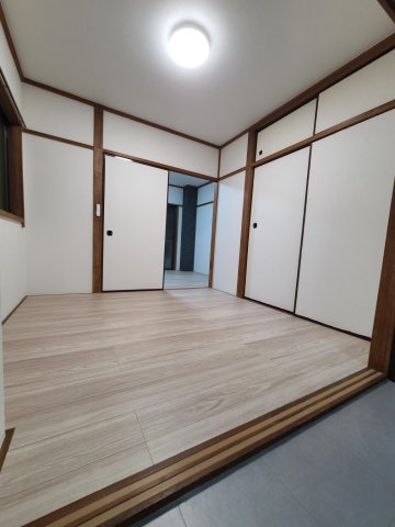 パークデュオ亀有103号室 引き戸は手前に移動も可能です