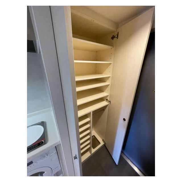 メゾン・ド・ヴィレ麻布台1405号室 シューズボックス