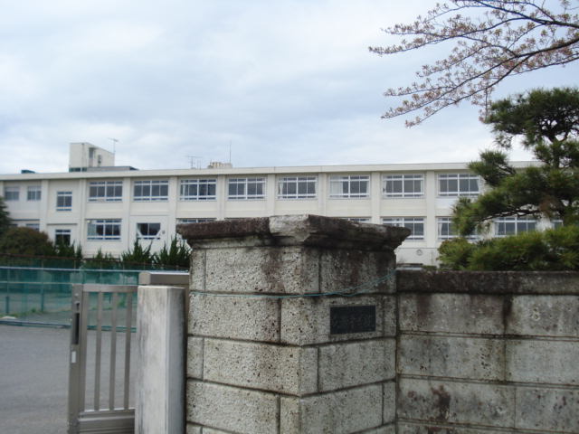 ヴィラ　エスポワール 成瀬中学校まで200ｍ