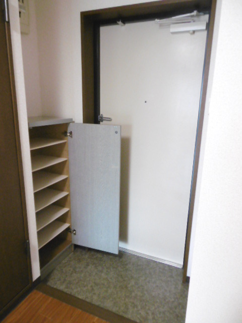 ロイヤルコート・オガワ0605号室 玄関