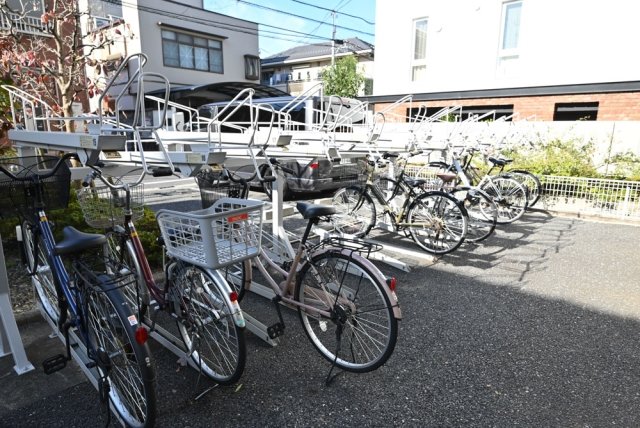 Ｌ－Ｆｌａｔ白山4階 駐輪場