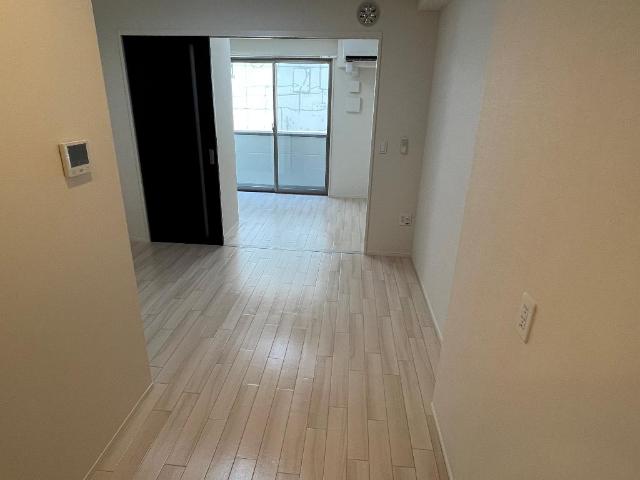 プレジ・マルトモ(ＰＲＥＳＩ・ＭＡＲＵＴＯＭＯ)105号室 リビング